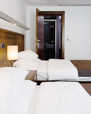 Курортные отели Avala Resort & Villas Будва Улучшенный семейный люкс-6