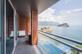 Курортные отели Avala Resort & Villas Будва Улучшенный семейный люкс-10